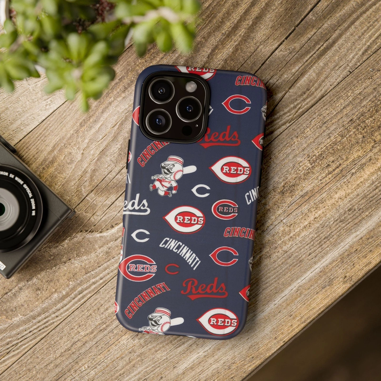 Cincinnati Reds Apple iPhone Cases