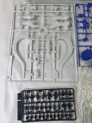Bandai Gundam Wing Endless Waltz Sandrock Custom HG 1/144 EW-07 Model Kit Open - Picture 4 of 11