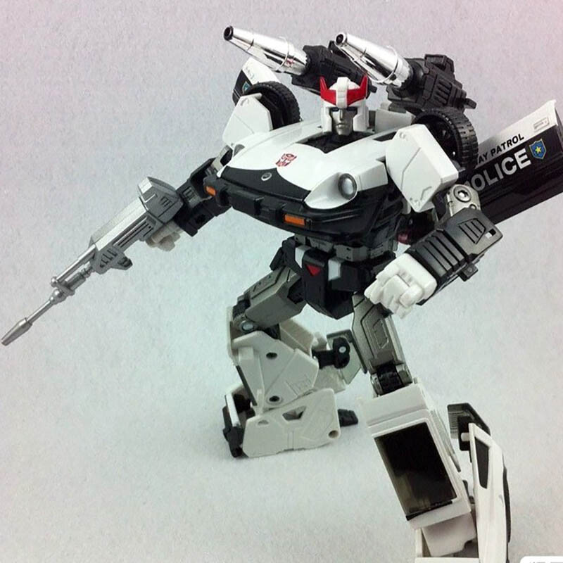 トランスフォーマー MP-17 Prowl　プロール　国内正規品 MP-17＋ プロール｜トランスフォーマーオフィシャルサイト
