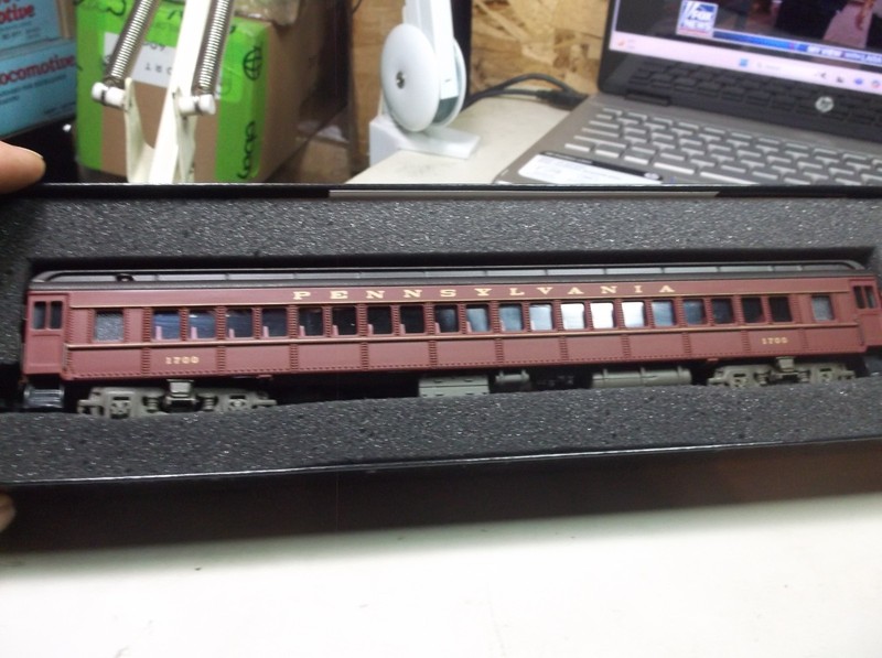 HO Coach Passenger Car 1700 HG P P R Spectrum Original Box 1