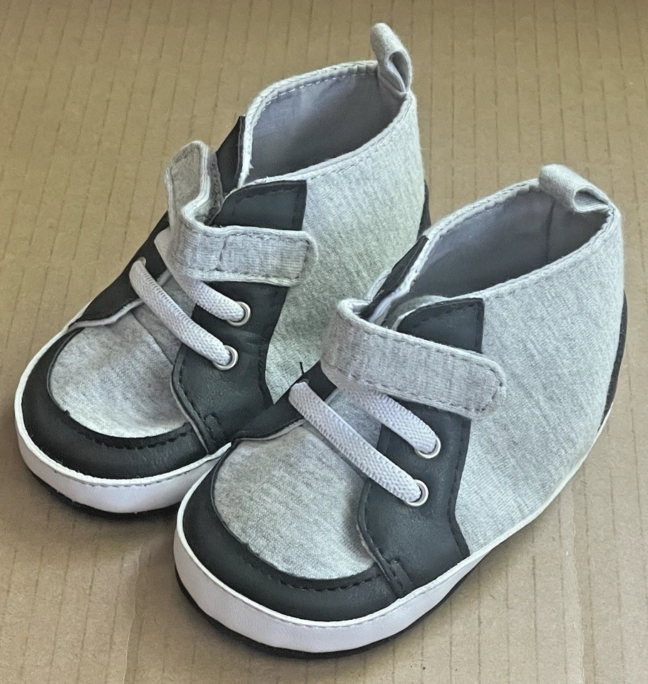 Child Of Mine Made by Carters Baby Boy Shoes Booties 0-3 Months Black & Gray EUC - Image 2 of 4