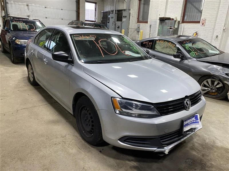 Used Radiator fits: 2013 Volkswagen Jetta exc. City 2.0L gasoline w/o turbo engi - Imagem 3 de 4