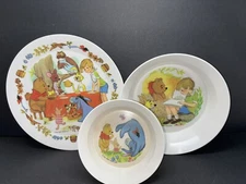 Vintage National Home Products (NHP) Winnie the Pooh & Friends Melamine Dish Set