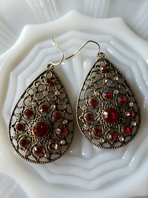 Elegant Drop Pierced Earrings Red Acrylic Stones Goldtone Wires Fashion Jewelry