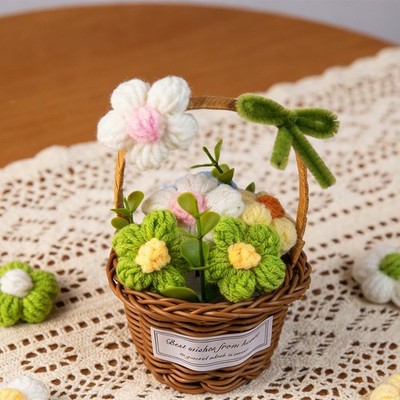 Gehäkelter Blumenkorb Handarbeit gestrickt Gänseblümchen Blumenstrauß für T