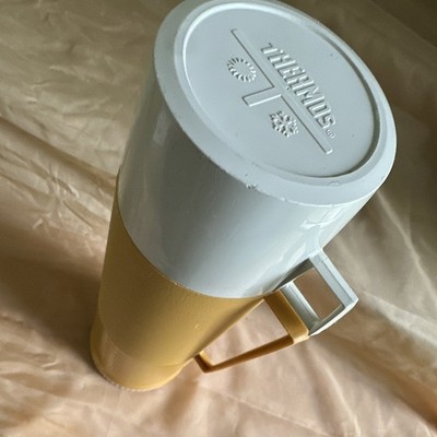 VTG Thermos  Cup Yellow Plastic Quart Hot Cold Bottle 32 oz Great Cond.