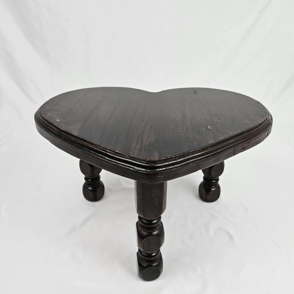 Vintage Heart Milking Stepstool Footstool Stool Plant Stand Primitive Bathroom  - Image 2 of 4