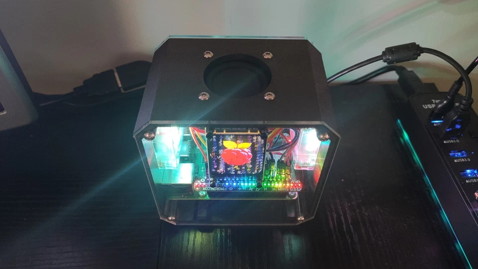 Raspberry Pi 4 8GB Crypto Node - Emulation Custom RGB Case + 3.5" TFT Display - Image 4 of 4