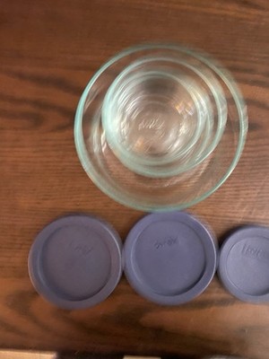 Pyrex Clear 4 pc glass mixing bowls 1-7203 2- 7200 1- 7202 pre-owned