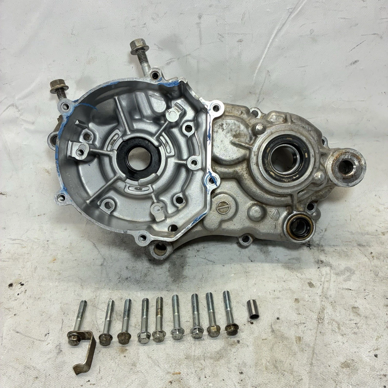 KX85 ENGINE Case Left Crankcase GENUINE OEM KAWASAKI KX 85 100 (2001-2005 03