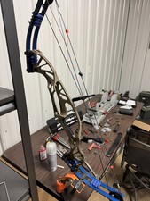 Hoyt Prevail Blue/Tan Target Compound Bow - Right Handed 60-70lbs 30” draw