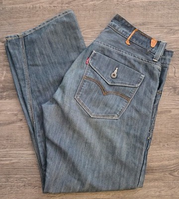 Levis 514 Jeans Size 36 x 30 -- back tag is torn/removed
