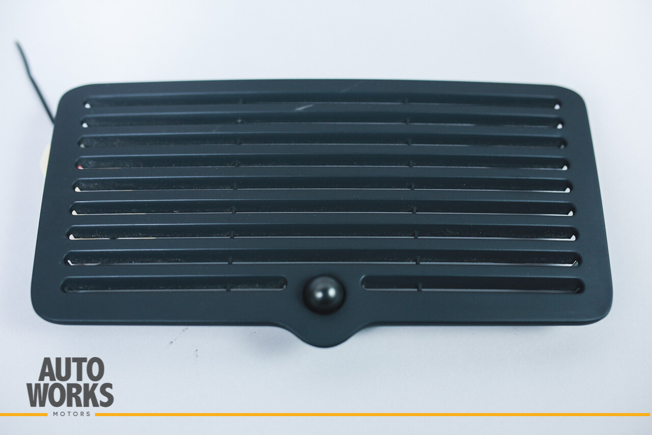 03-12 Maserati Quattroporte M139 Dash Dashboard Vent Grille Cover w/ Sensor OEM