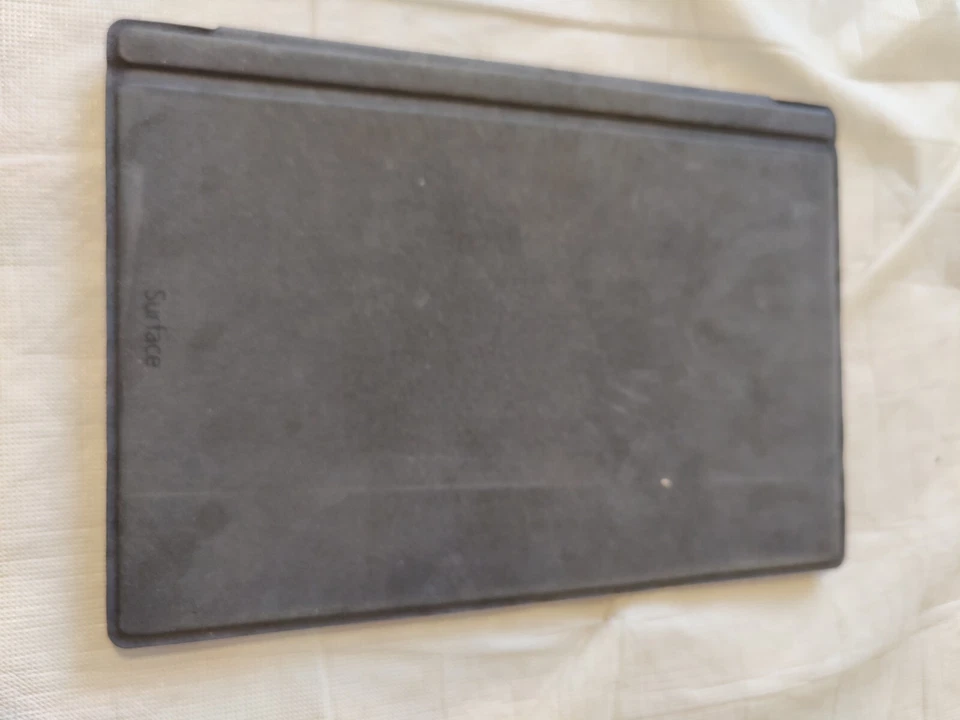 Microsoft Surface Pro 3, Intel Core i7-4650U, 8GB RAM, 256GB SSD, 12", Silver - - Image 4 of 4