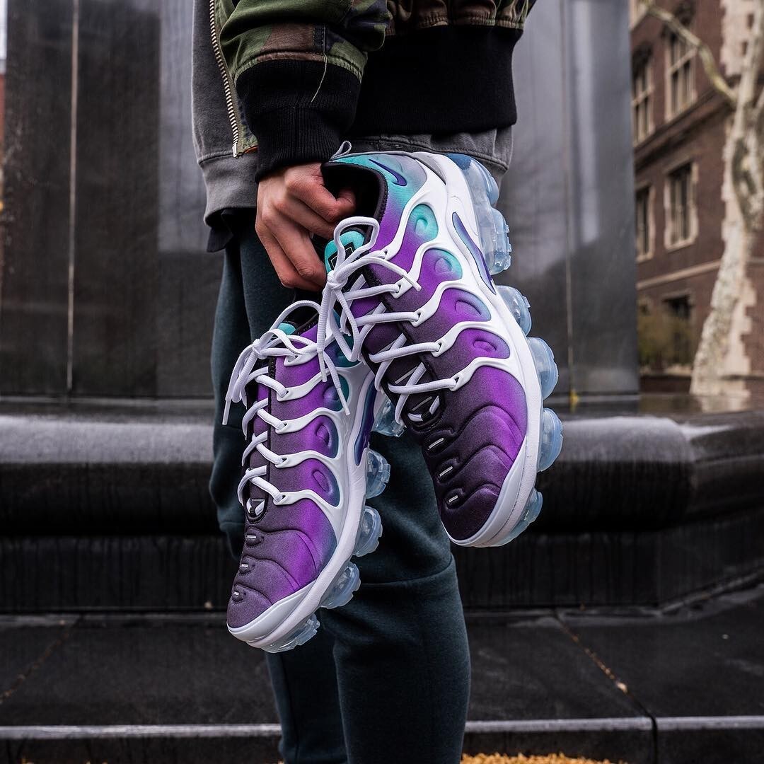 nike air vapor max plus grape