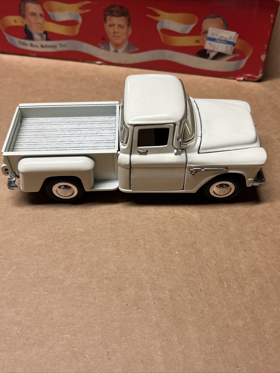 ミニカー 1955 CHEVY STEPSIDE SS 5602 1/36 CHEVROL 1955 Chevy