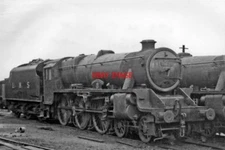 PHOTO  BLACK FIVE IS NO 5154 LANARKSHIRE YEOMANRY 1948 SEEN AT ST ROLLOX BALORNO
