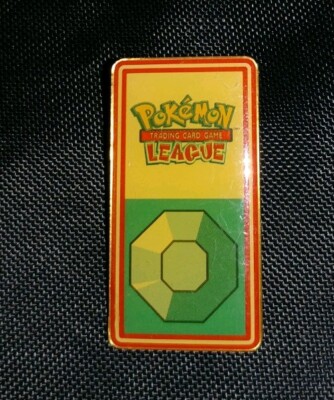 1999 Original POKEMON LEAGUE TCG Pin/Badge NintendoOffic Pokemon95