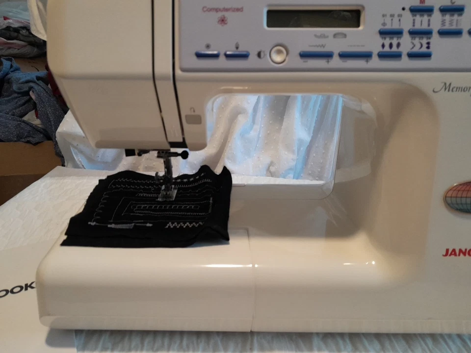 janome memory craft 2400 Foto 4 de 4