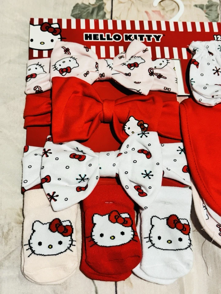 Hello Kitty Baby Juego de 12 Piezas Diademas, Mitones, Calcetines y Baberos Rojo Navidad Nuevo con Etiquetas Foto 2 de 4