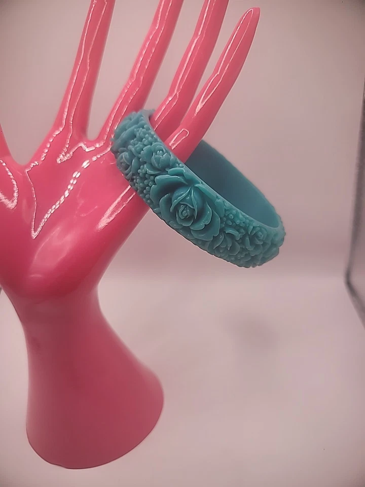 Brazalete Brazalete Vintage Juicy Couture Verde Azulado Floral Repujado Joyería Disfraz Foto 4 de 4