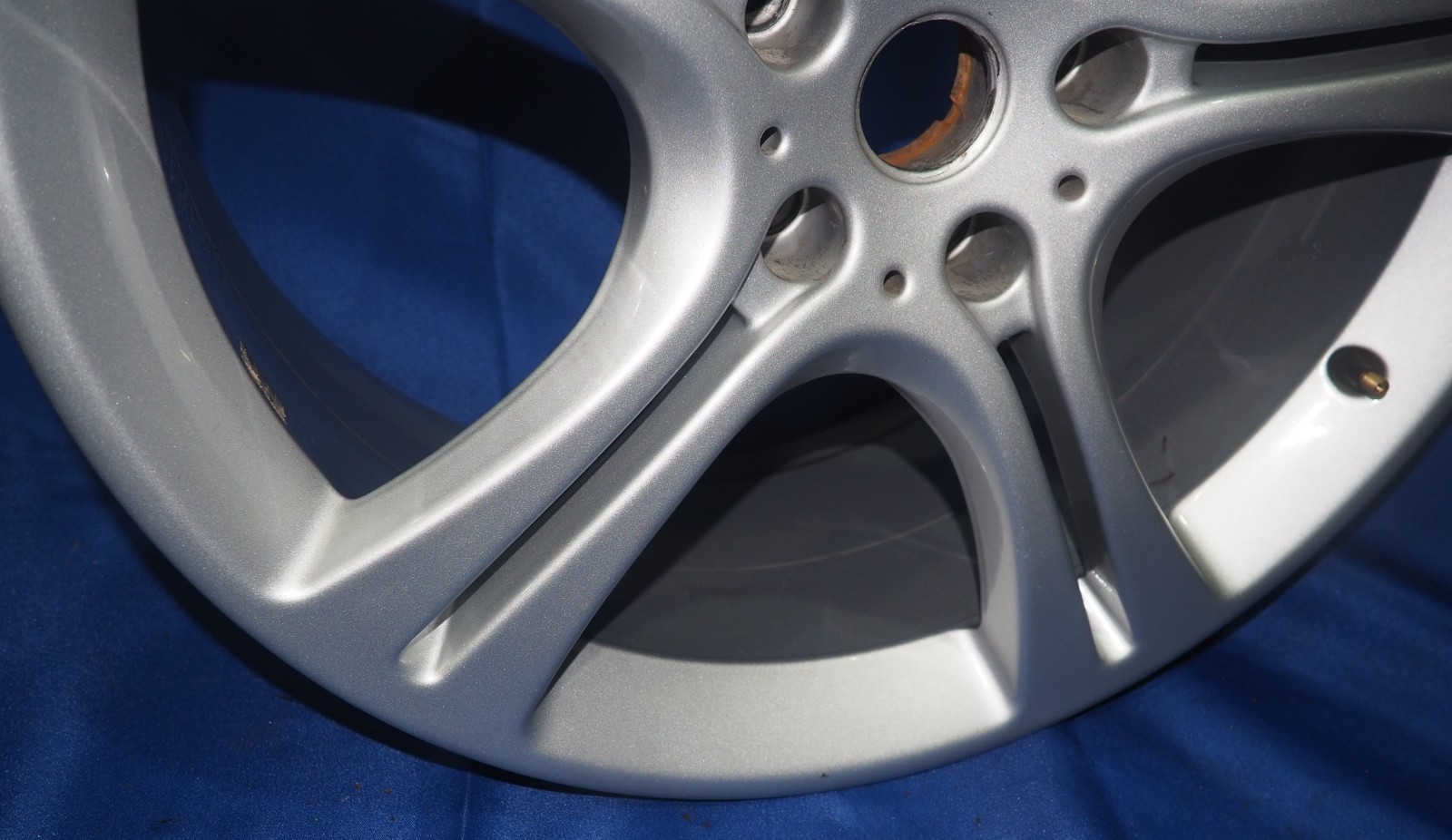 2011-2014 McLaren MP4-12C Front 20" x 8.5" Front Wheel Rim OEM *Small Nick*