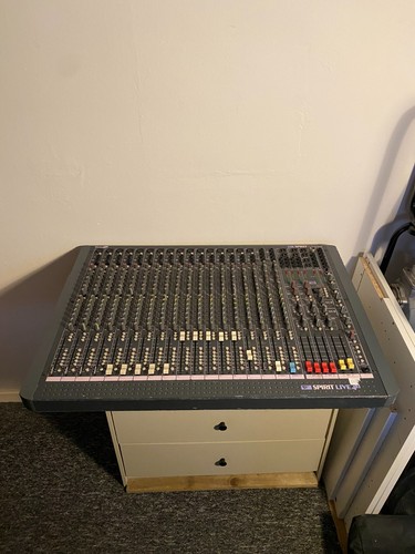 Soundcraft Spirit Live 4 16 Channel Professional Mixing Desk Rackmount Mixer - Picture 7 of 8