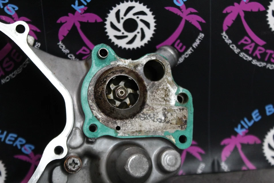 2001 Honda 97-98 CR250R двигатель внутренняя крышка сцепления 11341-KZ3-J10 - Изображение 2 из 4