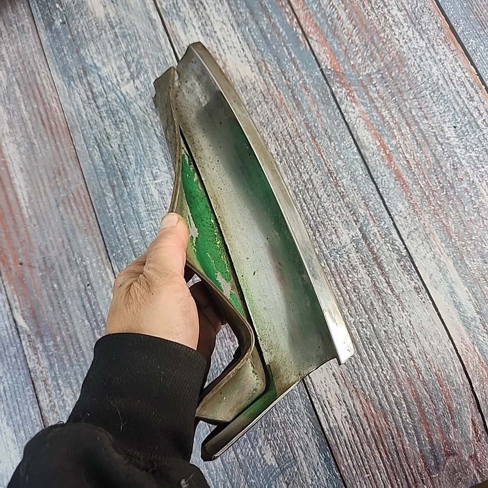 Parachoques exterior trasero Lincoln C8LB65290B03C para 1969-1971 Mark III LH moldura cromada OE Foto 4 de 4