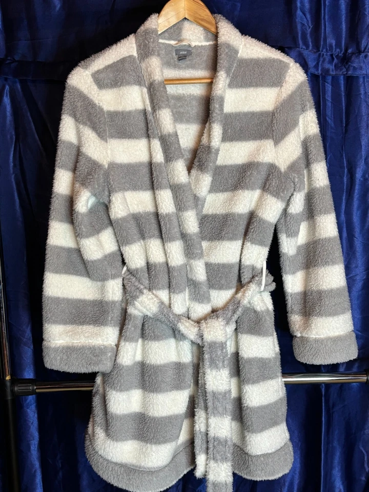 Albornoz corto Aerie gris marfil a rayas felpa suave difuso Sherpa polar M/L Foto 2 de 4