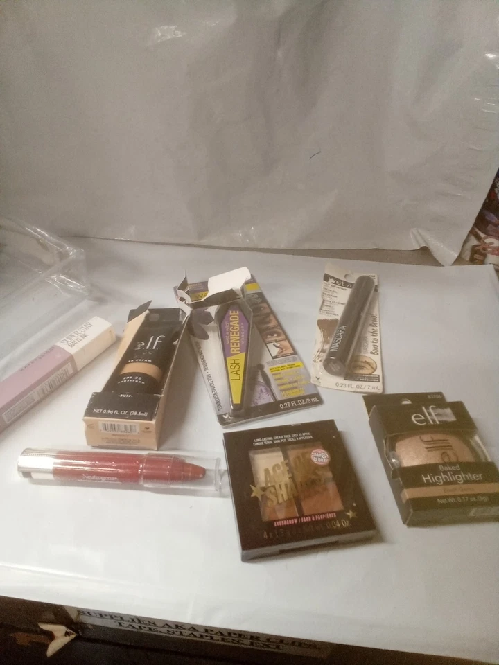 Soap & Glory Ace of Shades Quad Eyeshadow Palattes ~ 7 pcS ASSORTMENT - Image 4 of 4