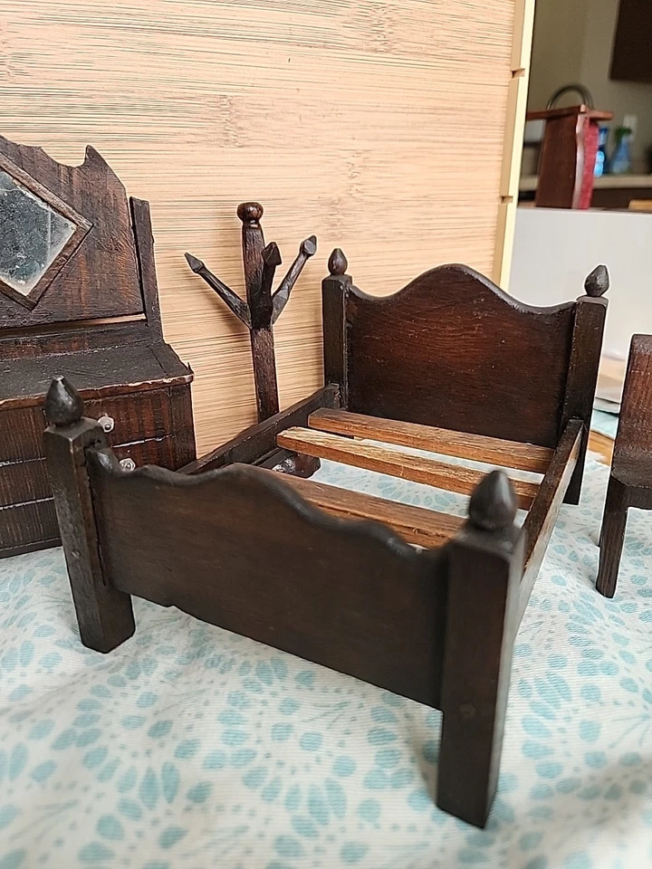 Lote de miniatura antigua casa de muñecas Schneegas manchada oscura alemana c.1890 Foto 3 de 4