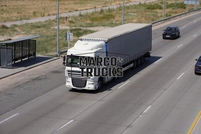 LKW Foto DAF XF Planensattelzug Kasachstan weiß #w8zt