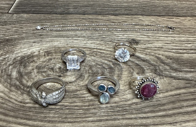 Konvolut 6 .925 Sterling Silber verschiedene Edelsteinringe und 1 Fußkettchen