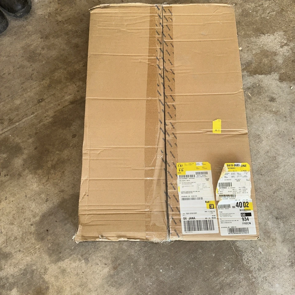 Cubierta de ventilador auxiliar de refrigerante de motor GM 84190683 original Foto 2 de 4