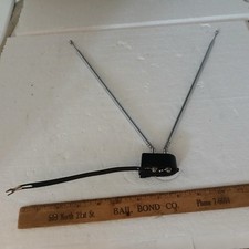 Vintage TV Antenna Bunny Ears 300 Ohm Twin Le...