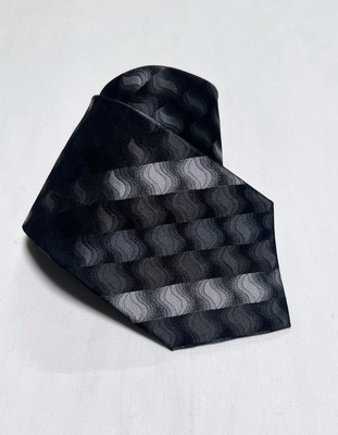 Arrow Men s Silk Necktie 57 1/2 X 3 1/2 in. Black and Silver pattern (L:T3)