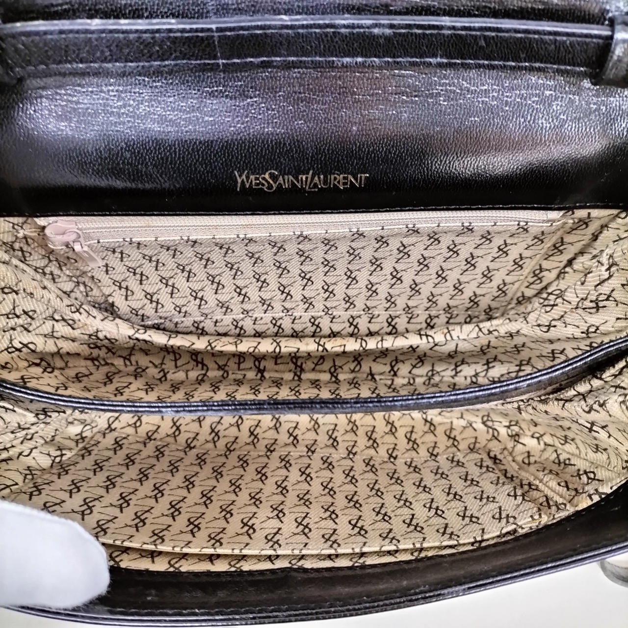 SAINT LAURENT YVES SAINTLAURENT Borsa a tracolla vintage nera con sacchetto antipolvere unica nel suo genere