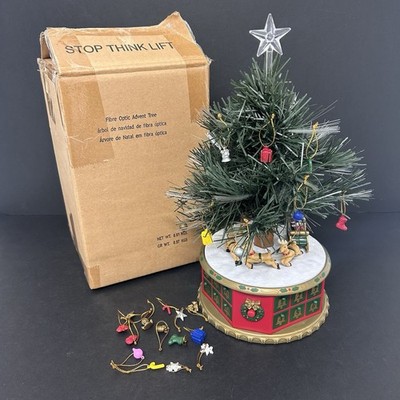 Avon drehbarer Adventsbaum musikalische Weihnachtsdeko 2 Charms fehlen *LESEN