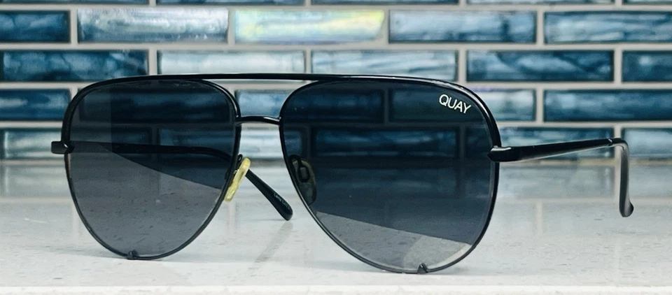 Gafas de sol Quay Australia High Key 126 Aviator negras polarizadas lentes ahumadas oscuras Foto 3 de 4