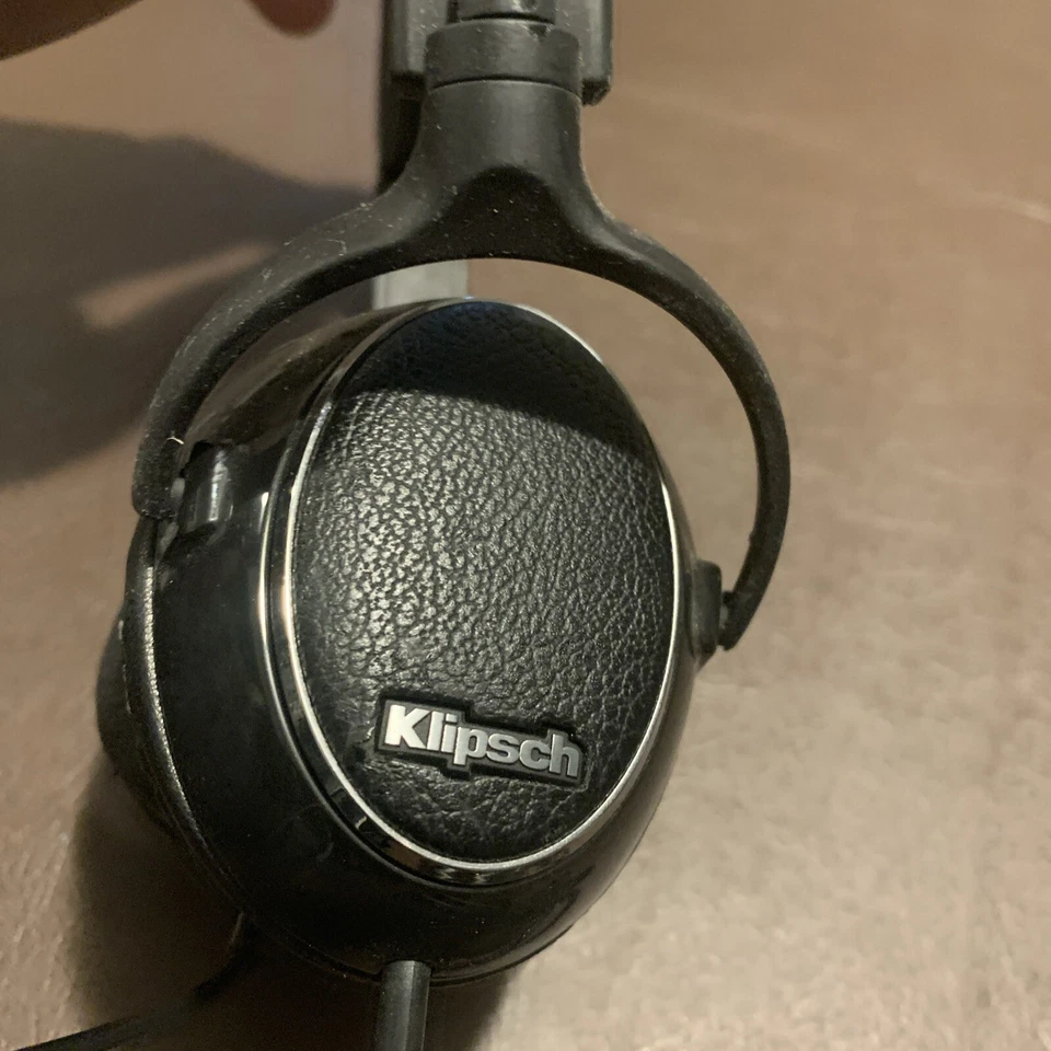Klipsch One Auriculares Estéreo On-Ear con Micrófono + Control Remoto de 3 Botones Foto 4 de 4