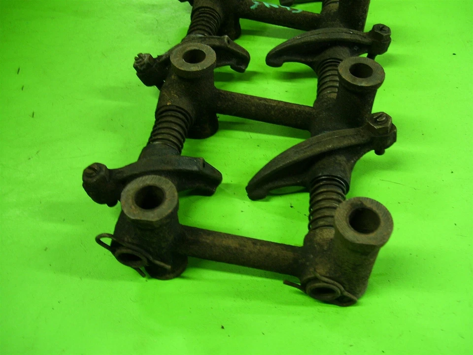 Toyota Corolla 1600 TE21 1974 2T-C culata brazo basculante conjunto de eje OEM Foto 3 de 4