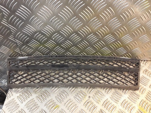 BMW 5 E60 E61 520 D Vorne Stoßstange Unten Grill 7178115