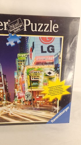 Ravensburger 1000PC Times Square NY New York City GLOW IN THE DARK New Sealed - Picture 4 of 7