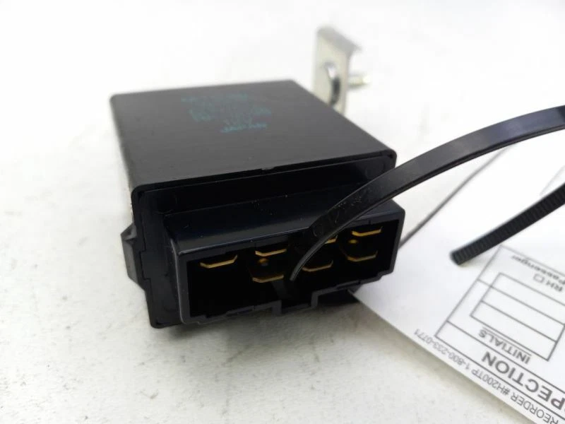 Módulo de control de limpiaparabrisas Subaru Forester 2005 relé Foto 2 de 4