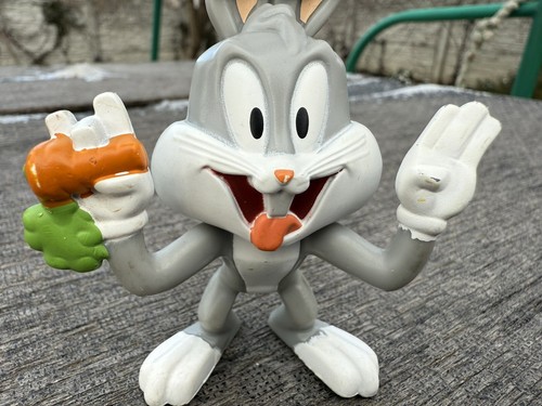 2020 McDonalds Looney Tunes BUGS BUNNY Toy Plastic Figure 4 - Picture 2 of 6
