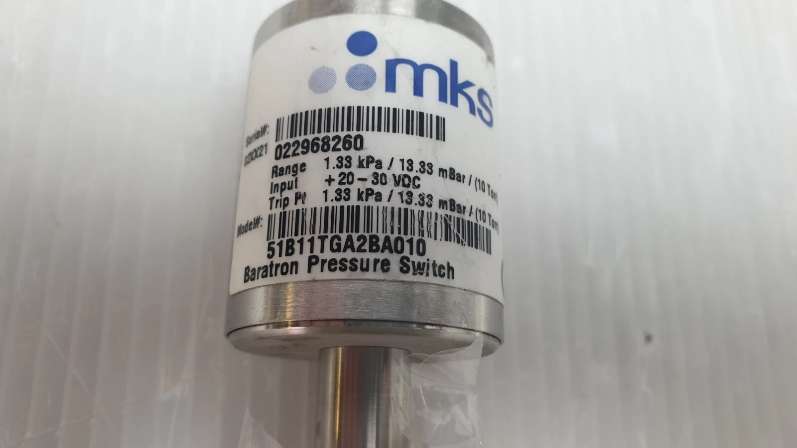Label of the second unit: 51B11TGA2BA010, 1.33 kPa (10 Torr), 20-30 VDC