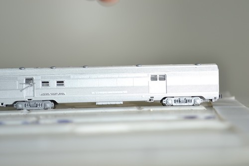 88024 Escala N KATO VAGÓN EQUIPAJE PASAJERO CORREGADO PLATEADO | Zustand: New