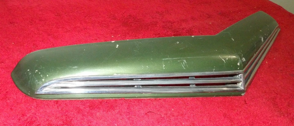 1961 1962 1963 Ford Thunderbird ORIG FRONT HOOD SCOOP BEZEL & GRILLE ORNAMENT - Image 3 of 4