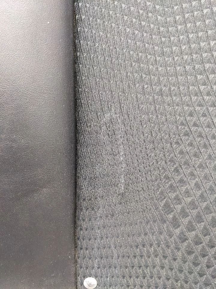 Toyota Camry SE 2012-2014 pasajero trasero derecho parte del asiento superior - negro 1165601 Foto 2 de 4